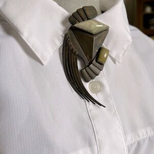 Trish Rogers Ireland Brooch – Brutalist Bog Wood Pin with Green Stones | Signed